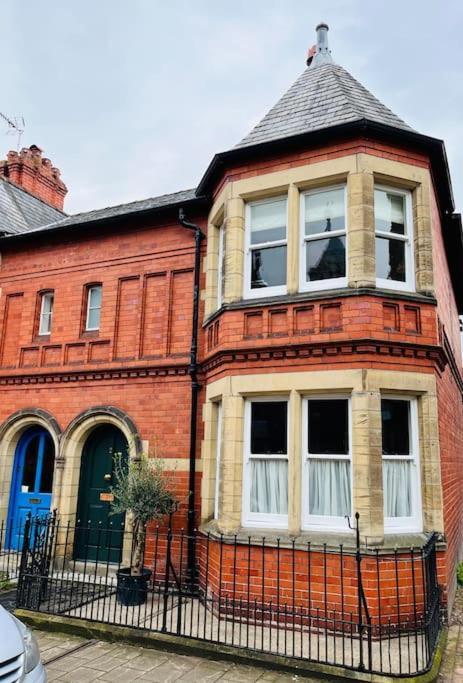 Luxury City Centre Townhouse - Sleeps 6 Chester Exterior photo
